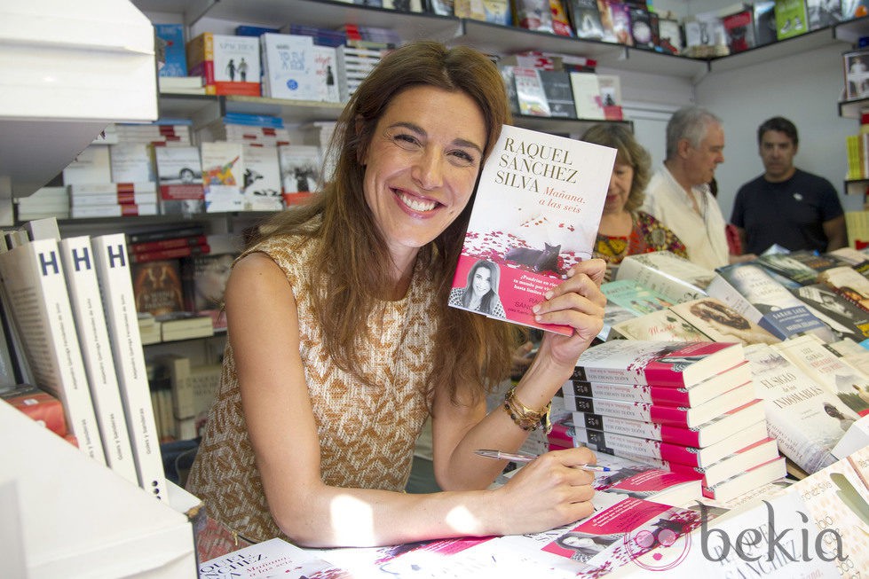 Raquel Sánchez Silva en la Feria del Libro de Madrid 2014