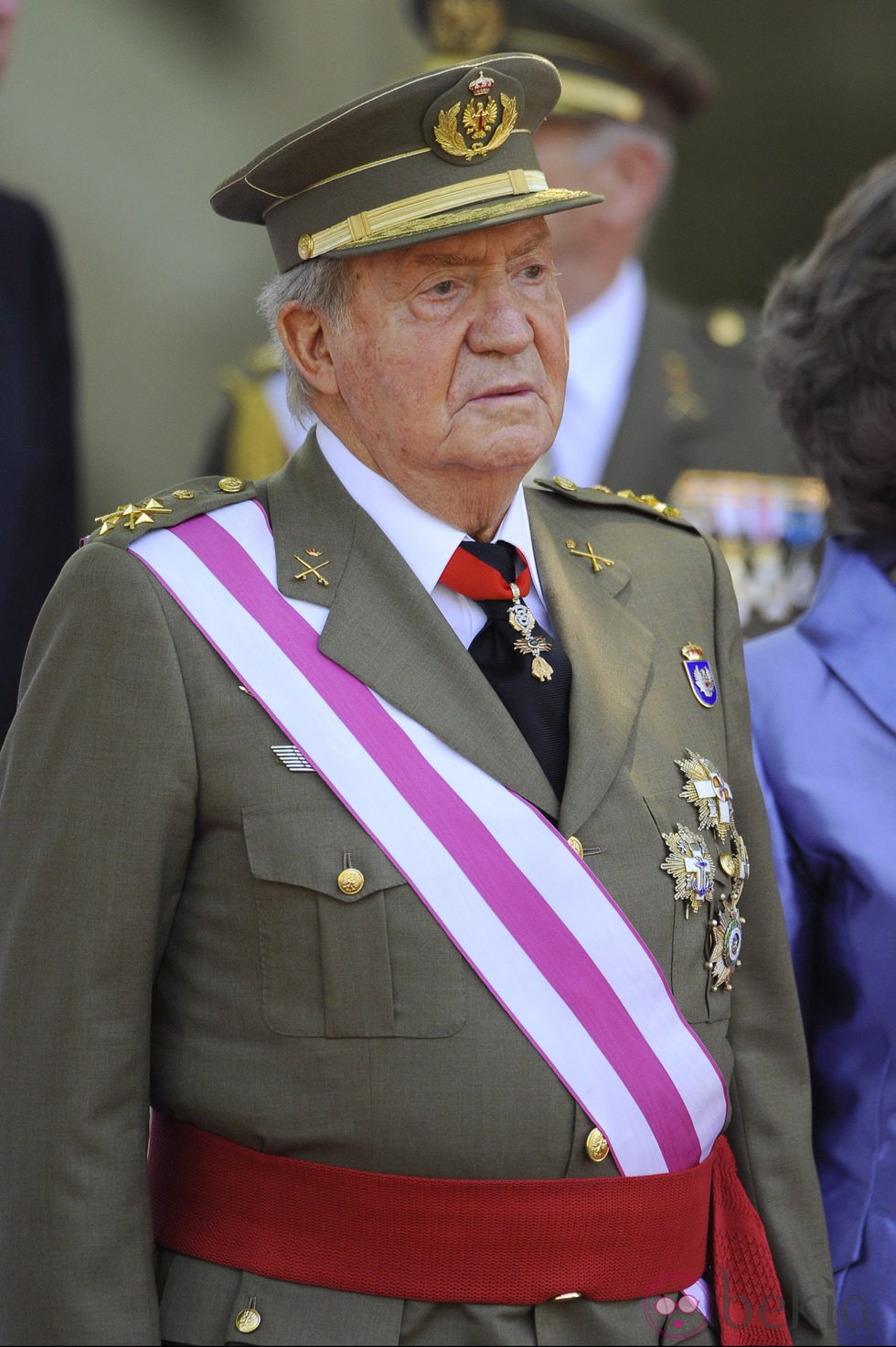 Don Juan Carlos en su útlimo acto militar como Rey de España - La