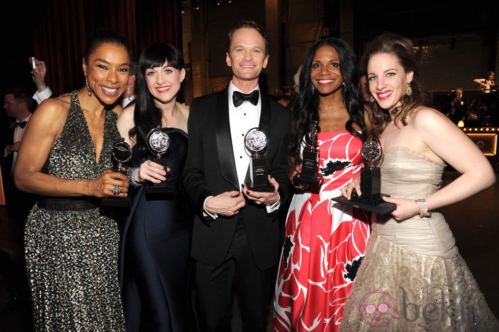 Sophie Okonedo, Lena Hall, Neil Patrick Harris, Audra McDonald y Jessie Mueller en los Premios Tony 2014