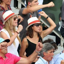 Maribel Nadal y Xisca Perelló animando a Rafa Nadal en la final de Roland Garros 2014