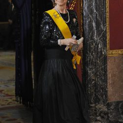 La Reina Sofía, con la tiara Flor de Lis, en la cena de gala al presidente de México y su esposa en el Palacio Real