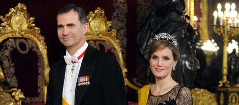 Los Príncipes Felipe y Letizia en la cena de gala al presidente de México y su esposa en el Palacio Real