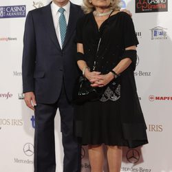 Manuel Campo Vidal y Mayra Gómez Kemp en la entrega de los Premios Iris 2014