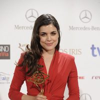 Adriana Ugarte en la entrega de los Premios Iris 2014 con su galardón a Mejor Actriz