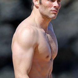 James Marsden con el torso desnudo durante unas vacaciones en Hawaii