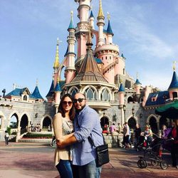 Kiko Rivera y su novia Irene Rosales en Disneyland Paris