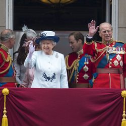 La Reina Isabel y el Duque de Edimburgo en Trooping the Colour 2014