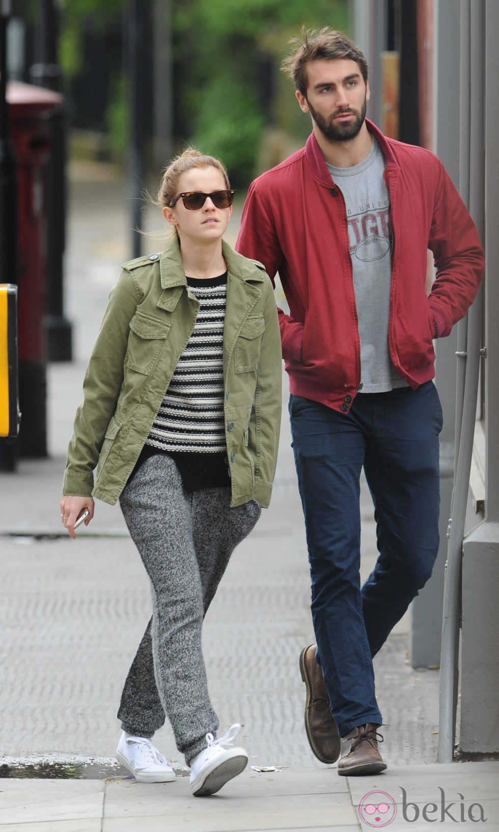 Emma Watson y Matthew Janney pasean por Londres