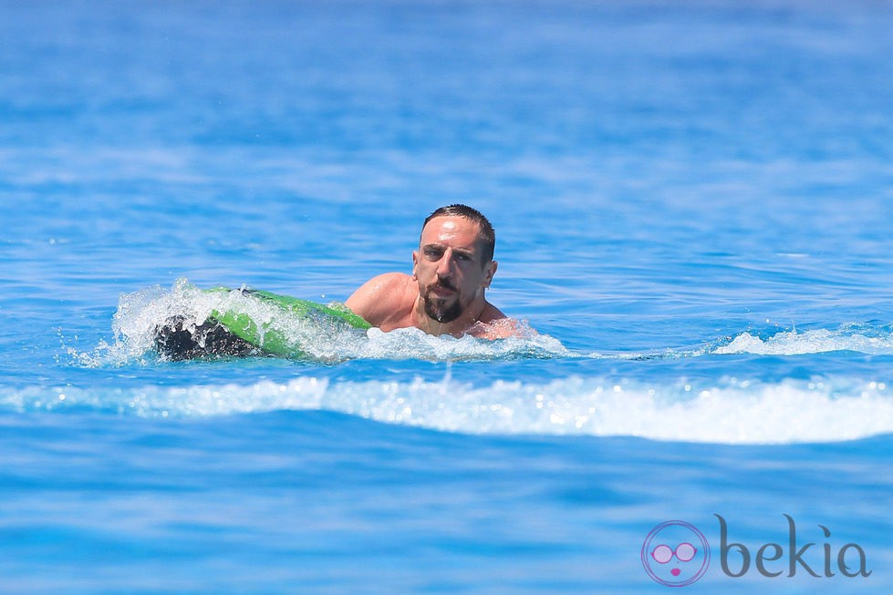 Franck Ribéry dándose un chapuzón en Ibiza