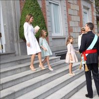 El Rey Felipe VI, la Reina Letizia y las infantas Leonor y Sofía abandonan el Palacio de la Zaruela