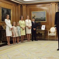 Los Reyes de España posan junto a la Reina Sofía, el Rey Juan Carlos, la Princesa Leonor, y las infantas Sofía y Elena