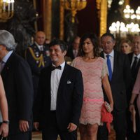 Alejandro Sanz y Raquel Perera en la primera recepción de los Reyes Felipe y Letizia