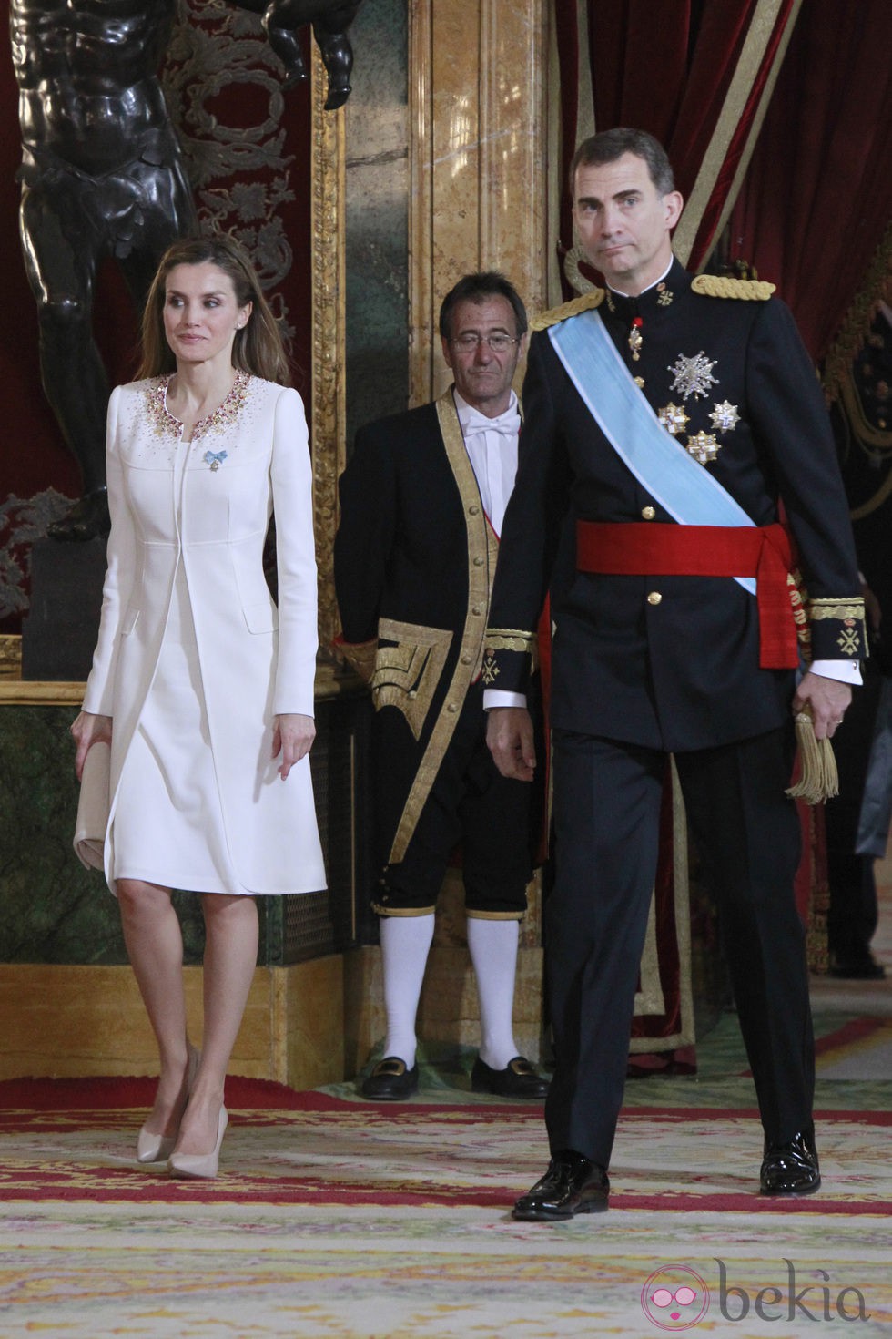 Don Felipe y Doña Letizia llegando a su primera recepción como Reyes de España