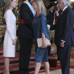 Felipe González y Mar García Vaquero con los Reyes Felipe y Letizia en su primera recepción como Reyes