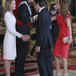 Enrique Ponce y Paloma Cuevas con los Reyes Felipe y Letizia en su primera recepción como Reyes