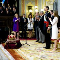 El Congreso de los Diputados aplaude tras el primer discurso de Felipe VI como Rey de España