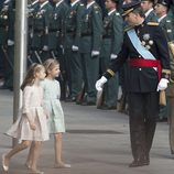 La Princesa Leonor y la Infanta Sofía siguen al Rey Felipe VI en su llegada al Congreso de los Diputados