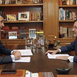 El Rey Felipe y Mariano Rajoy en su primer despacho