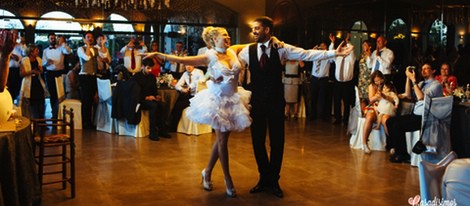 María Lapiedra bailando con Marc Amigó en su boda