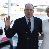 Príncipe Alberto II de Mónaco y Princesa Charlene de Mónaco en la inauguración del Club Náutico en Monte-Carlo.