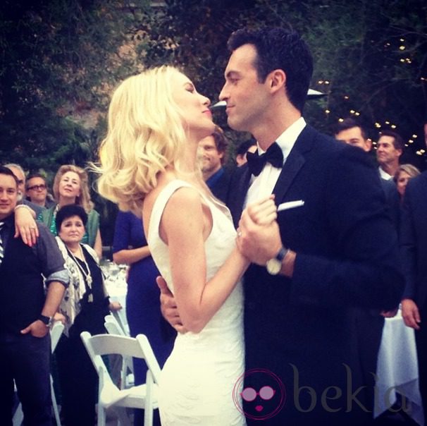 Reid Scott y Elspeth Keller el día de su boda