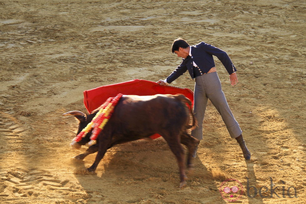 Jesulín de Ubrique toreando en la plaza de toros de Fuente del Maestre, Badajoz