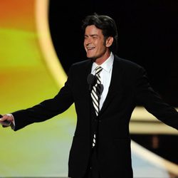 Charlie Sheen durante la gala de los Premios Emmy 2011