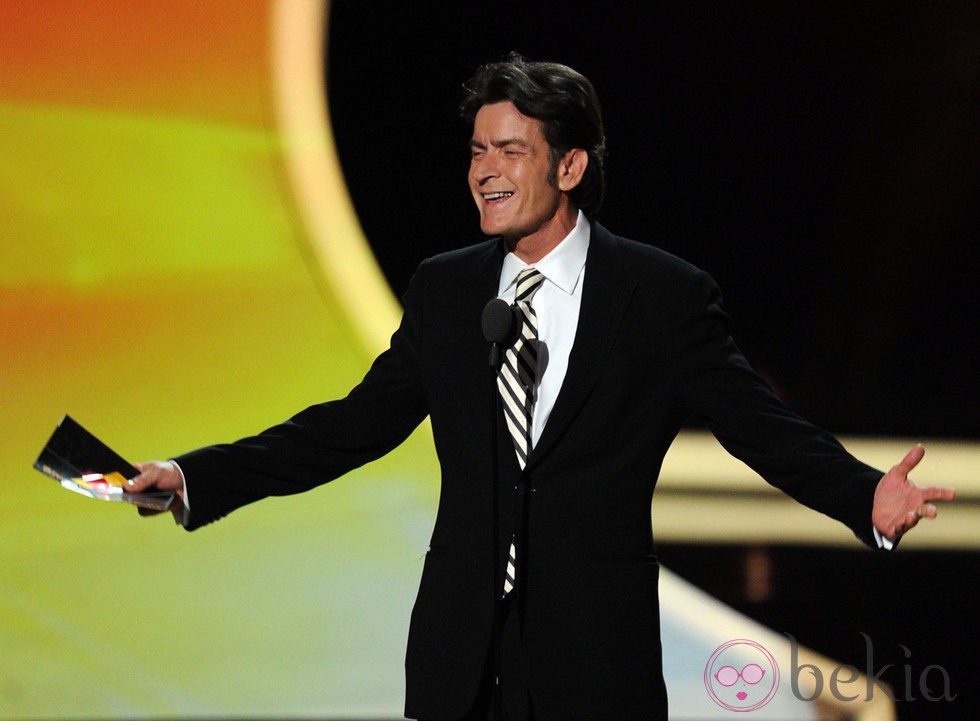 Charlie Sheen durante la gala de los Premios Emmy 2011