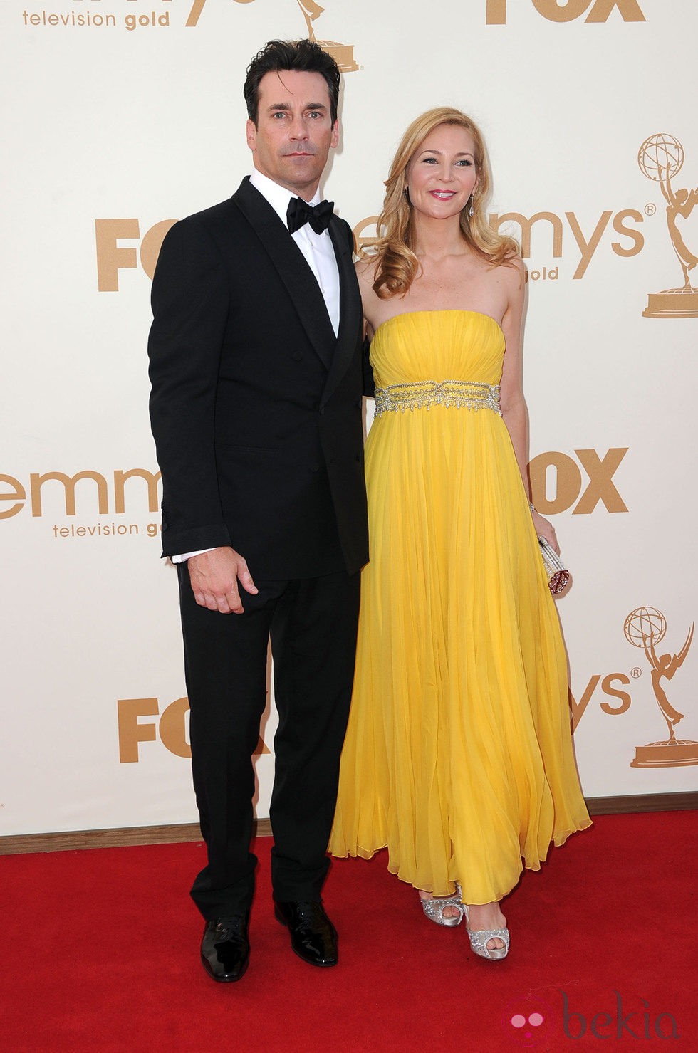 Jennifer Westfeldt y su novio Jon Hamm en los premios Emmy 2011