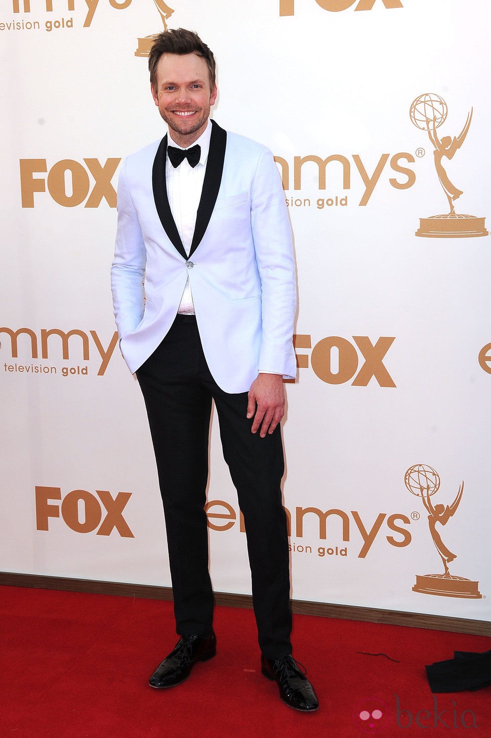 Joel McHale en la gala de los Emmy 2011