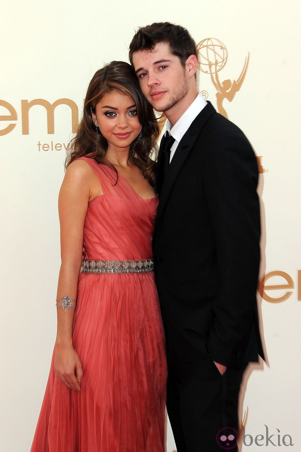 Sarah Hylanm y Matt Prokop en la gala Emmy 2011