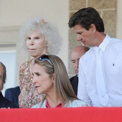 La Infanta Elena, la Duquesa de Alba y Cayetano Martínez de Irujo en un Concurso de Saltos