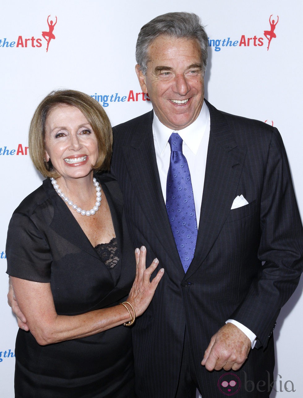 Nancy y Paul Pelosi en el 85 cumpleaños de Tony Bennett