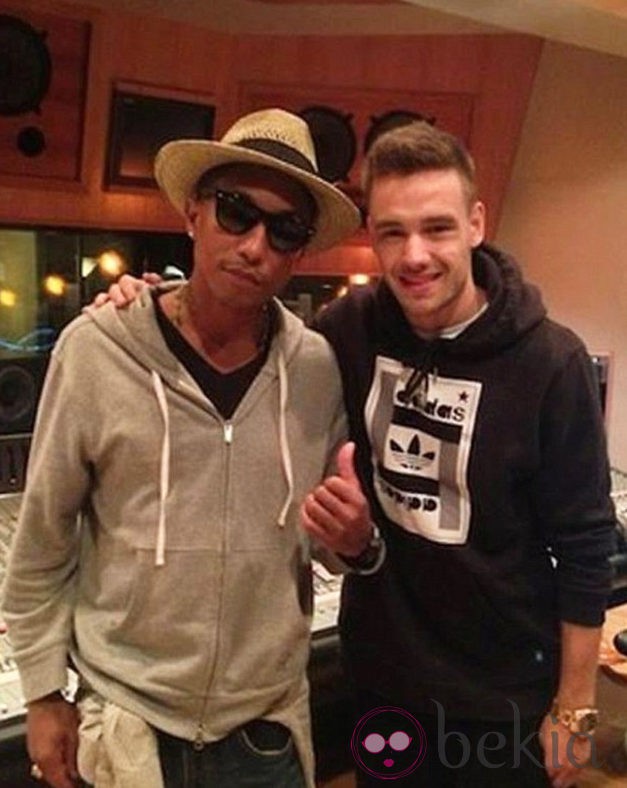 Liam Payne y Pharrell Williams en el estudio