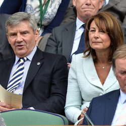 Michael y Carole Middleton en un partido de tenis en Wimbledon 2014