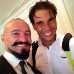 Hugh Jackman posa junto a Rafa Nadal en Wimbledon 2014