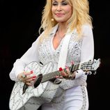Dolly Parton actuando en el Festival de Glastonbury 2014