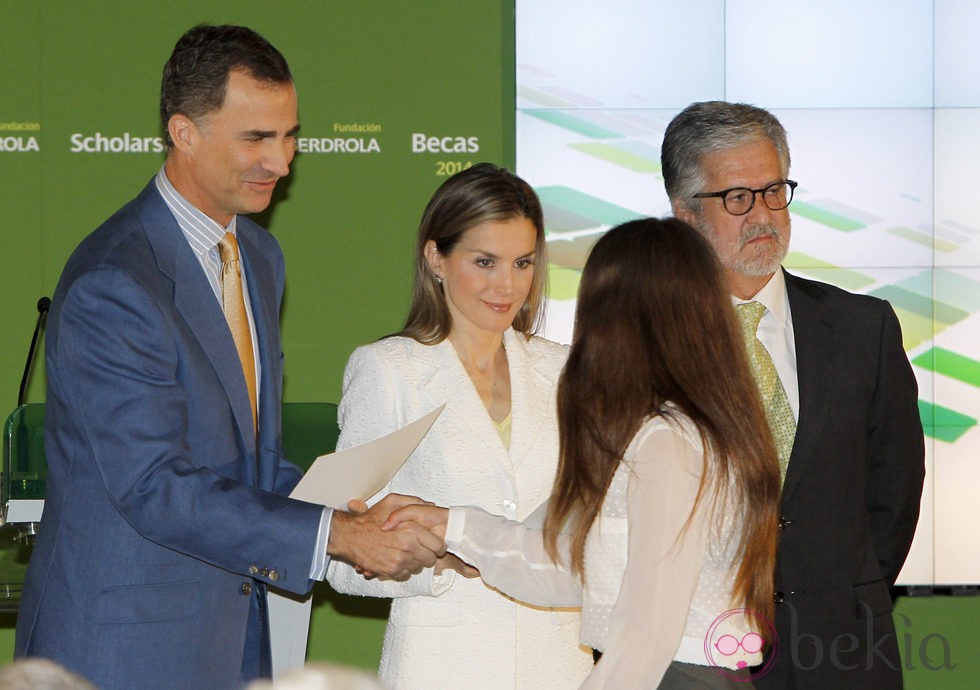 Los Reyes de España entregando las 'Becas y Ayudas de la Investigación' de la Fundación Iberdrola