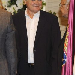 José Antonio Camacho en la capilla ardiente de Alfredo Di Stéfano en el palco de honor del Santiago Bernabéu