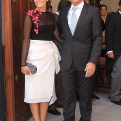 El Cordobés y Virginia Troconis en la boda religiosa de Fran Rivera y Lourdes Montes en Sevilla