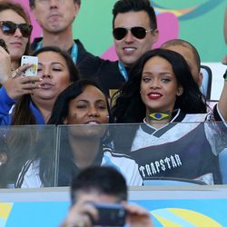 Rihanna en la final del Mundial 2014