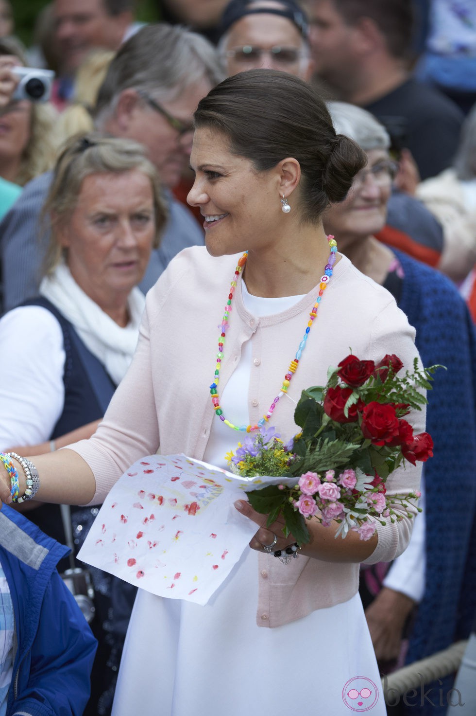 Victoria de Suecia recibe regalos el día de su 37 cumpleaños