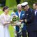 La Princesa Victoria de Suecia recibe un centro de flores el día de su 37 cumpleaños