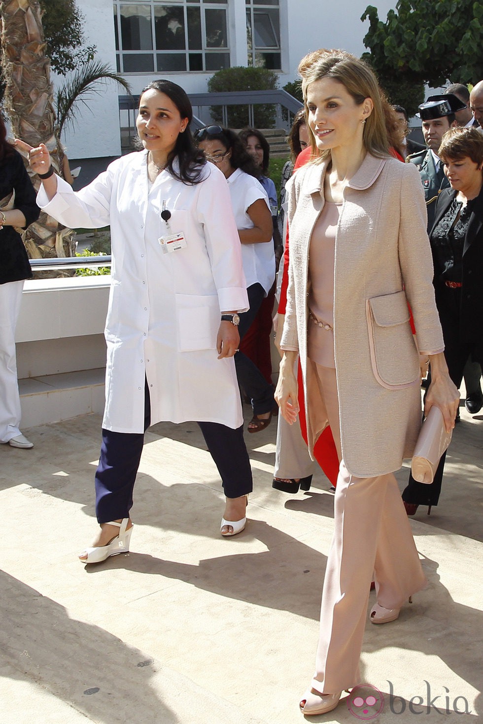 La Reina Letizia visitando el Rabat un centro de investigación contra el cáncer