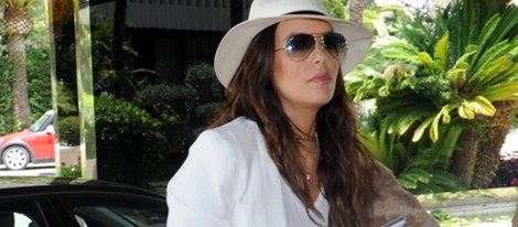 Eva Longoria llega al hotel donde se aloja en Marbella