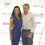 Eva Longoria y Manolo Santana en el torneo de golf en Marbella de la Global Gift 2014