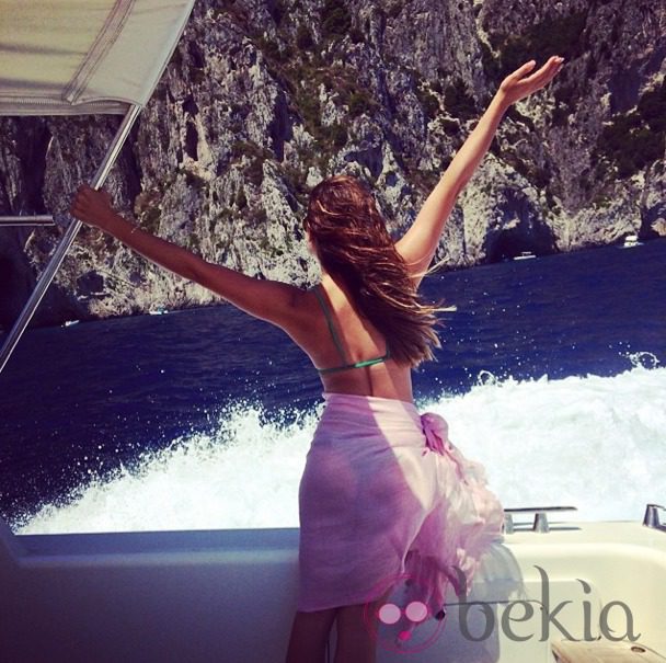 Lea Michele navegando en Capri