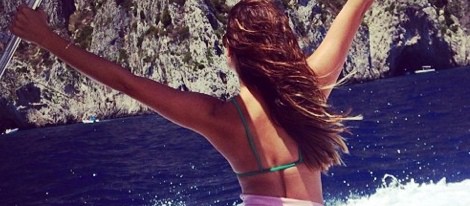 Lea Michele navegando en Capri
