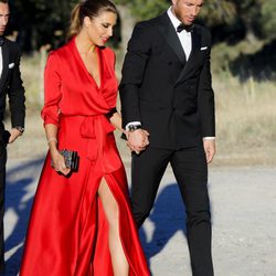 Sergio Ramos y Pilar Rubio llegando a la boda de René Ramos y Vania Millán