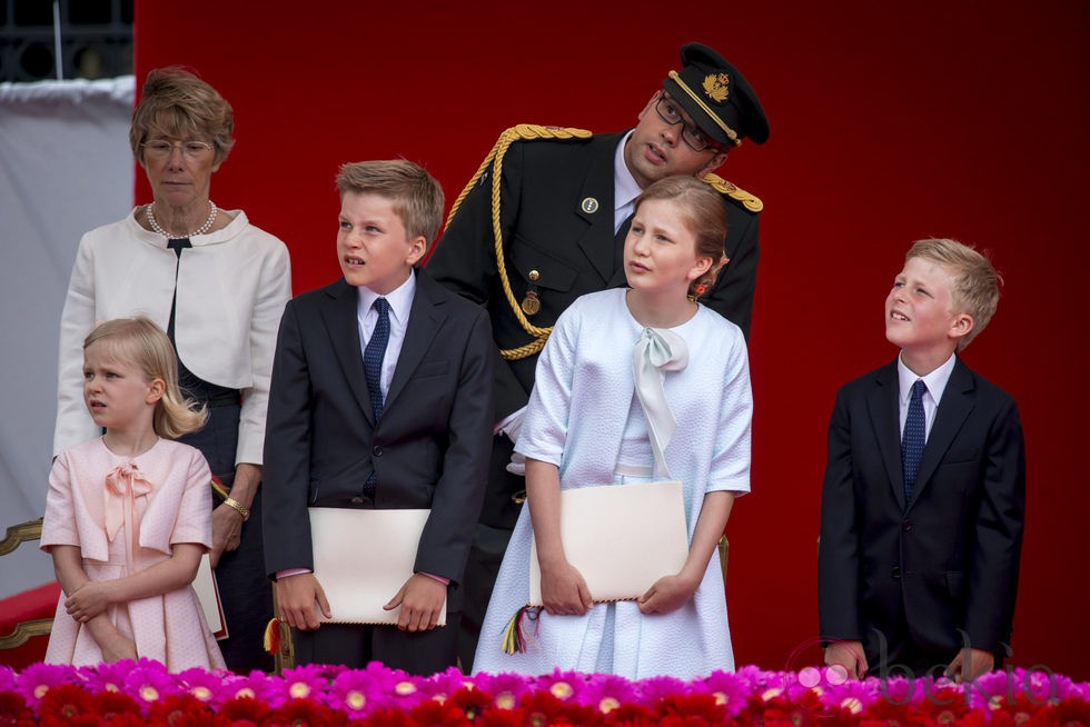 Los hijos de los Reyes de Bélgica en el Día Nacional de Bélgica 2014